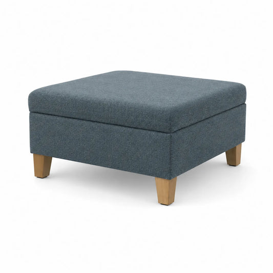 Pouf Quadrato in Tessuto con Gambe in Legno